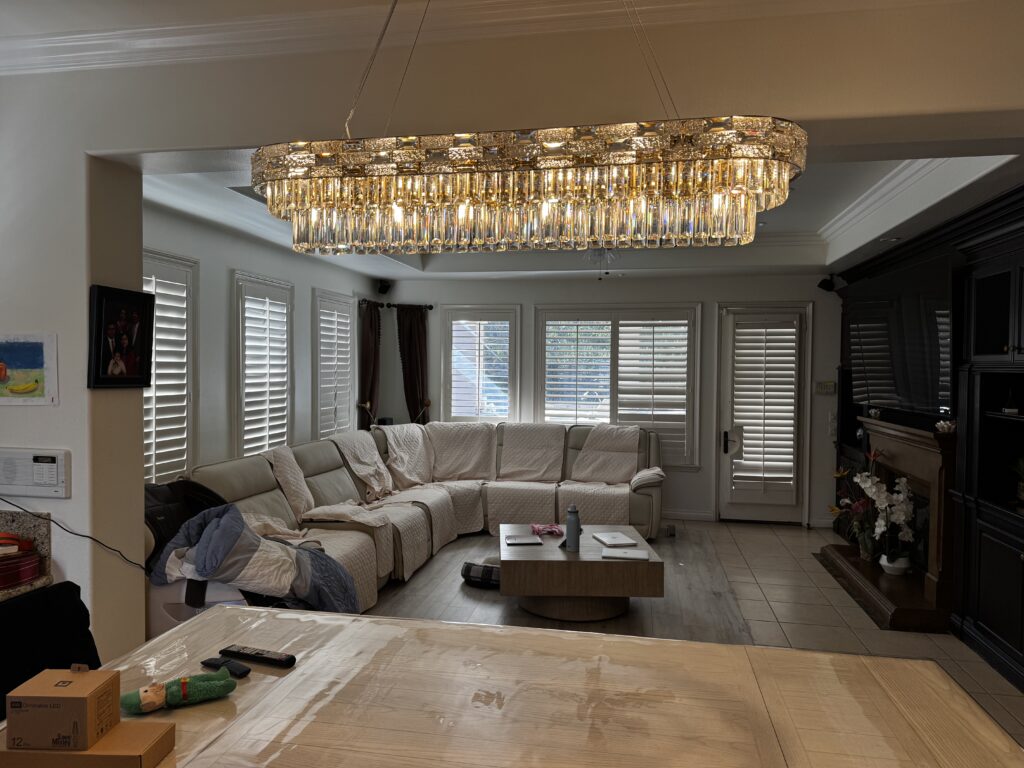 chandelier dinig room
